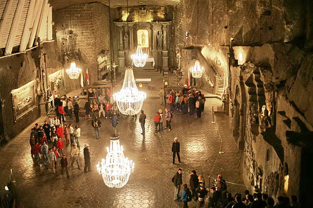 640px Wieliczka salt mine