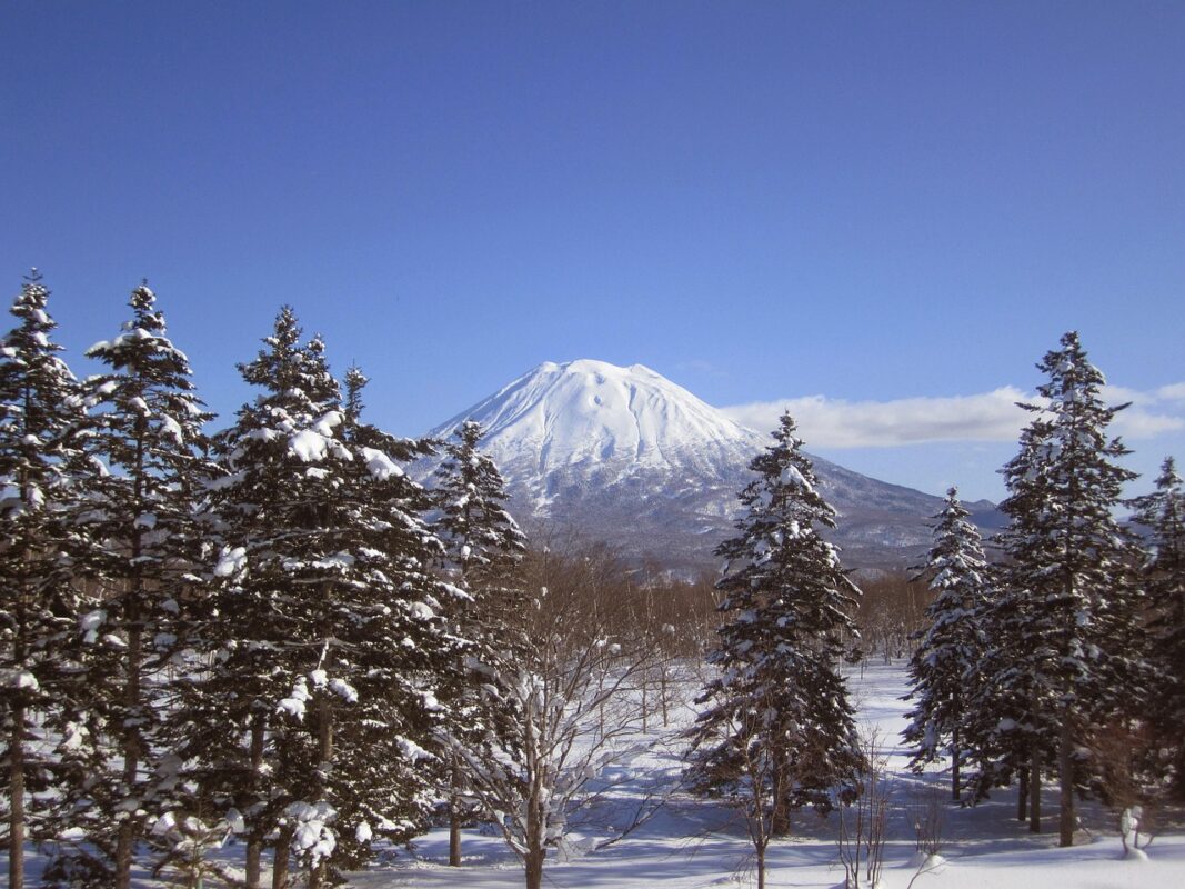 Objevte Niseko, Japonsko Lyžařský Ráj a Zimní Klenot